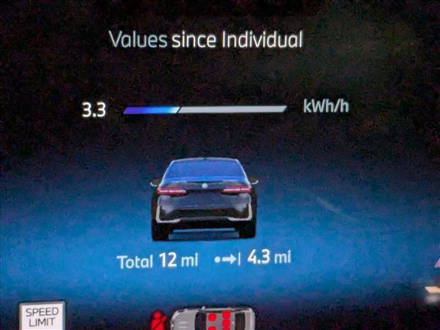 Photo of 2025 Black Sapphire Metallic BMW i5