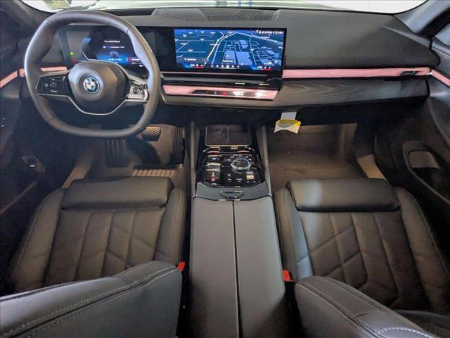 Photo of 2025 Black Sapphire Metallic BMW i5