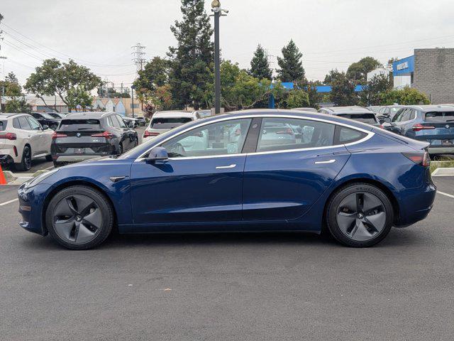 Photo of 2018 Deep Blue Metallic Tesla Model 3