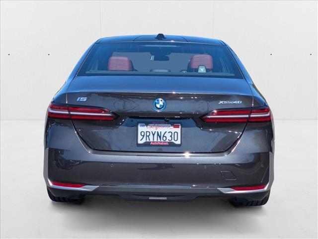 Photo of 2025 Dark Graphite Metallic BMW i5