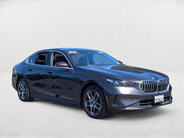 Photo of 2025 Dark Graphite Metallic BMW i5