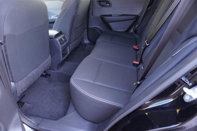 Photo of 2023 Super Black Nissan Rogue