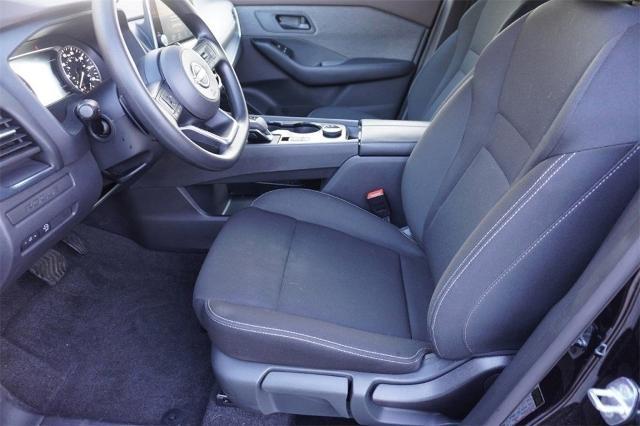 Photo of 2023 Super Black Nissan Rogue