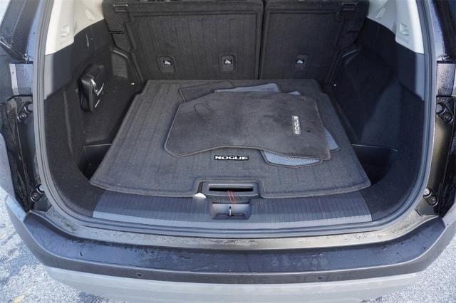 Photo of 2023 Super Black Nissan Rogue