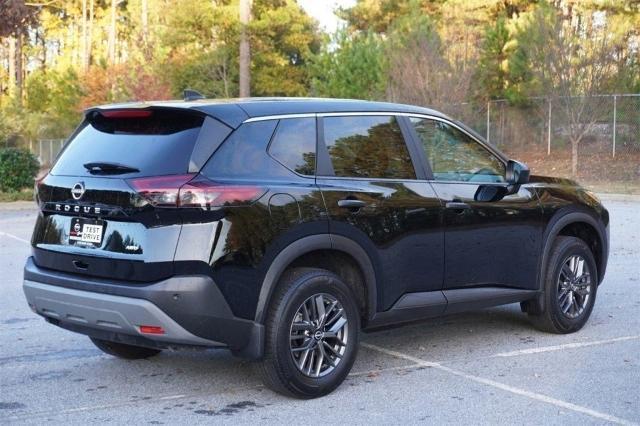 Photo of 2023 Super Black Nissan Rogue