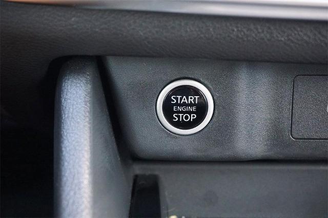 Photo of 2023 White Nissan Rogue