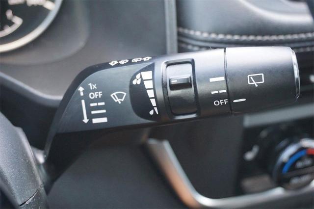 Photo of 2023 White Nissan Rogue