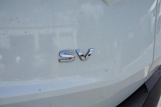 Photo of 2023 White Nissan Rogue
