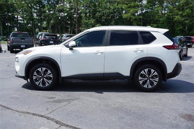 Photo of 2023 White Nissan Rogue