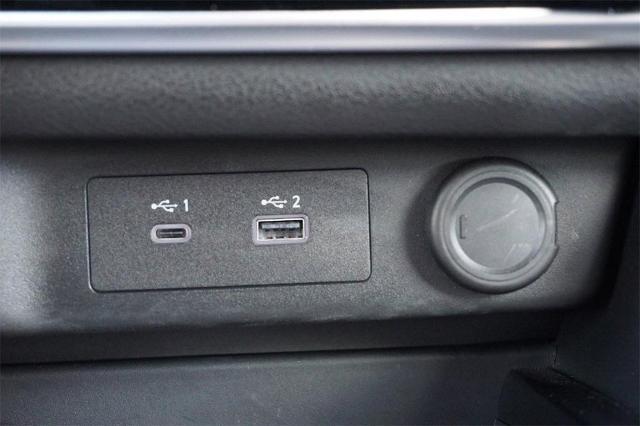 Photo of 2023 White Nissan Rogue
