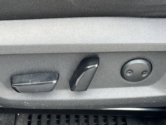 Photo of 2023 Caspian Blue Metallic Nissan Rogue