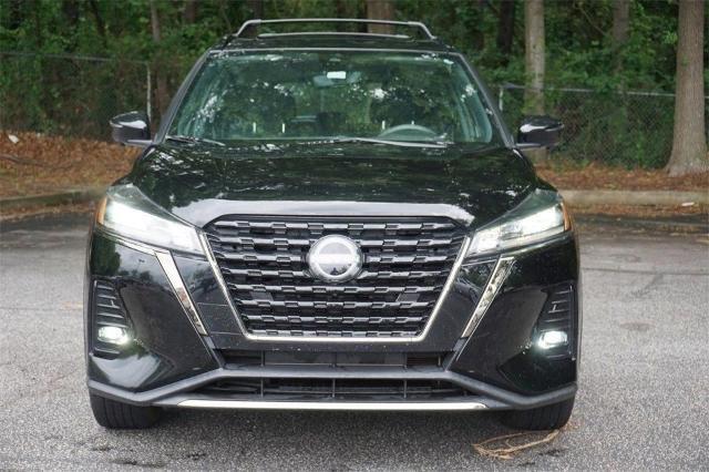 Photo of 2022 Super Black Nissan Kicks