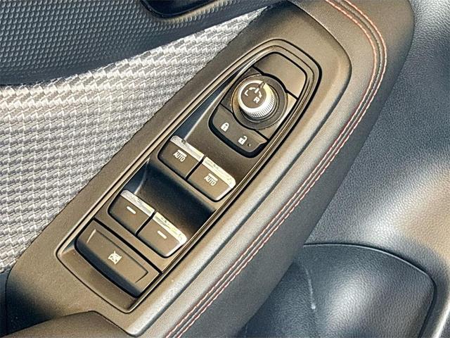Photo of 2023 Crystal White Pearl Subaru Forester