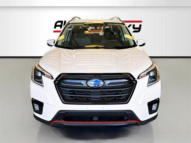 Photo of 2023 Crystal White Pearl Subaru Forester