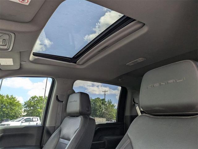 Photo of 2022 Hunter Metallic GMC Sierra 2500