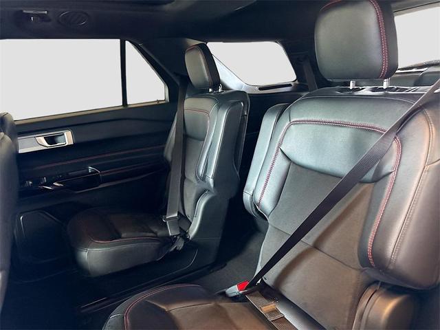 Photo of 2023 Iconic Silver Metallic Ford Explorer