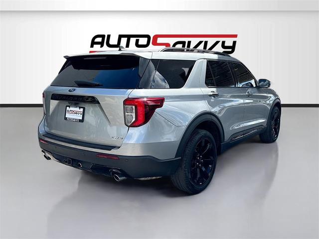Photo of 2023 Iconic Silver Metallic Ford Explorer