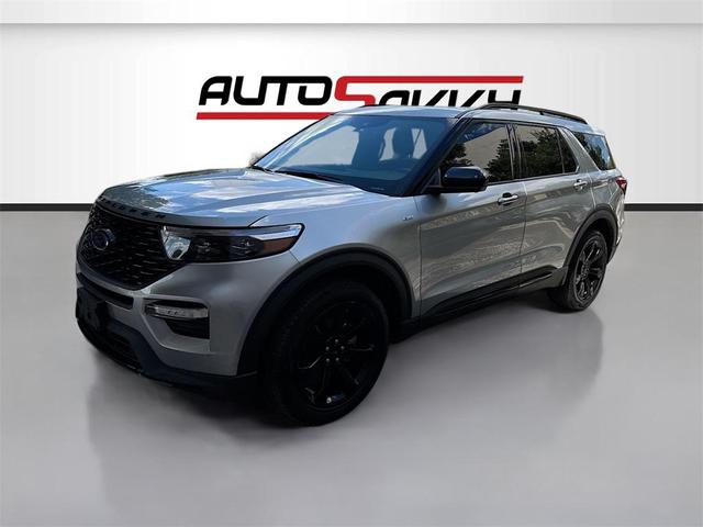 Photo of 2023 Iconic Silver Metallic Ford Explorer