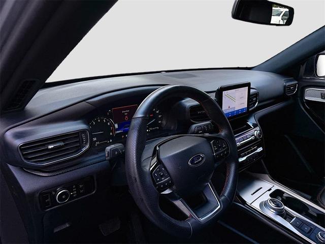 Photo of 2023 Iconic Silver Metallic Ford Explorer