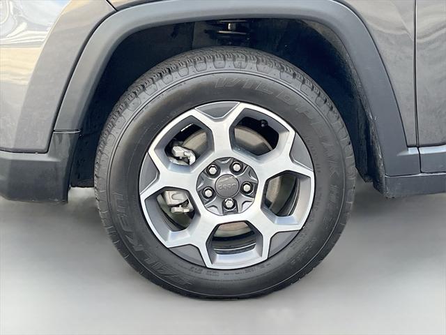 Photo of 2022 Granite Crystal Metallic Clearcoat Jeep Compass