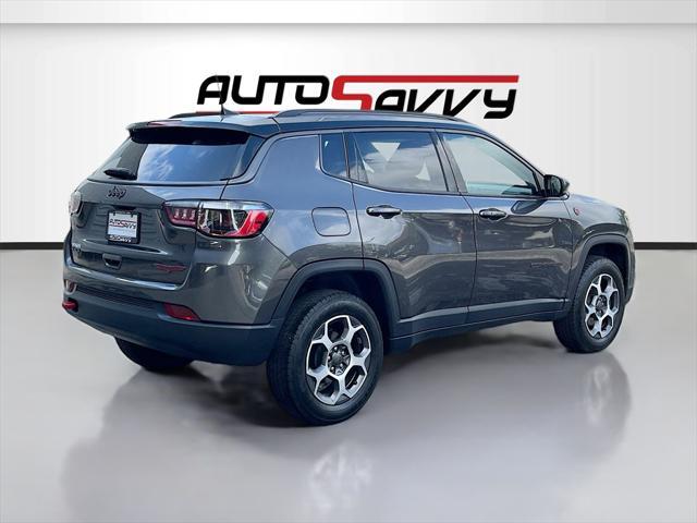 Photo of 2022 Granite Crystal Metallic Clearcoat Jeep Compass