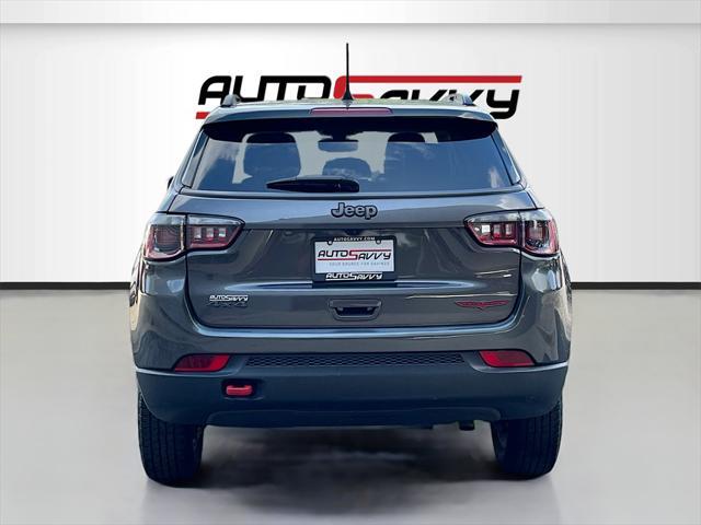 Photo of 2022 Granite Crystal Metallic Clearcoat Jeep Compass