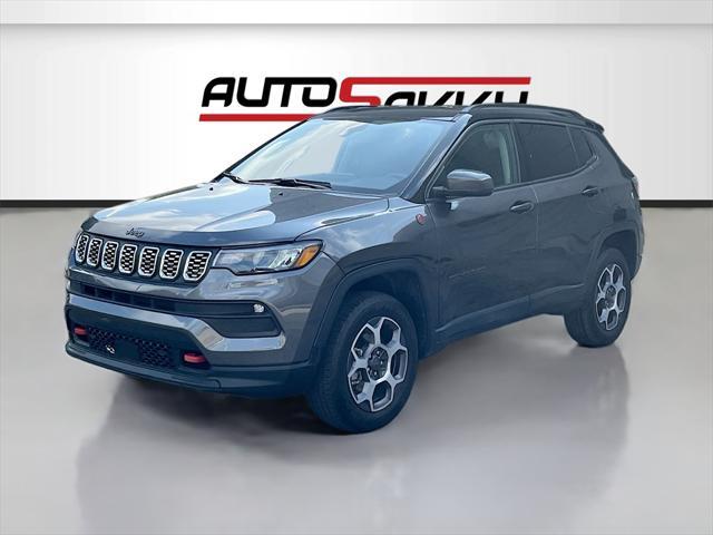 Photo of 2022 Granite Crystal Metallic Clearcoat Jeep Compass