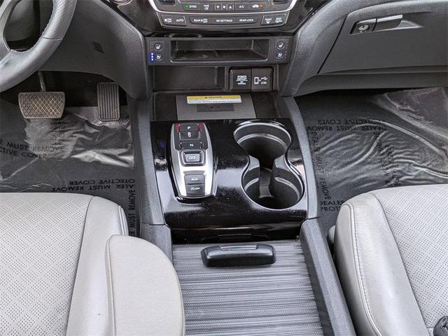 Photo of 2022 Platinum White Pearl Honda Passport