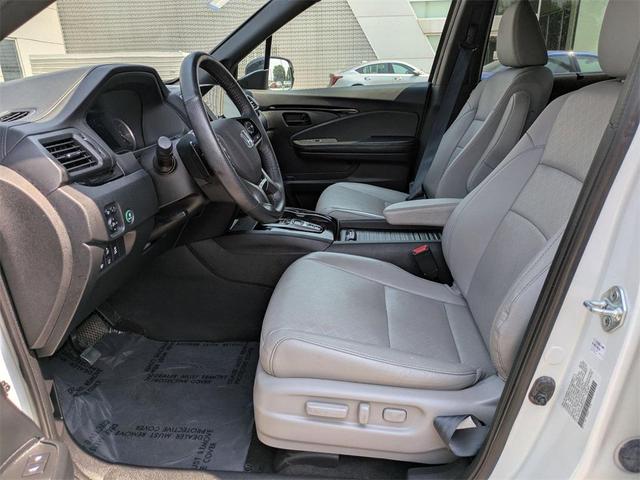 Photo of 2022 Platinum White Pearl Honda Passport