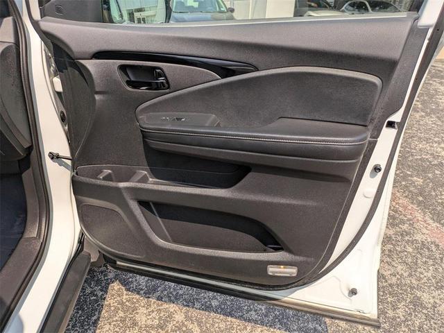 Photo of 2022 Platinum White Pearl Honda Passport