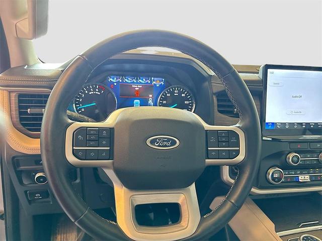 Photo of 2022 Iconic Silver Metallic Ford Expedition Max