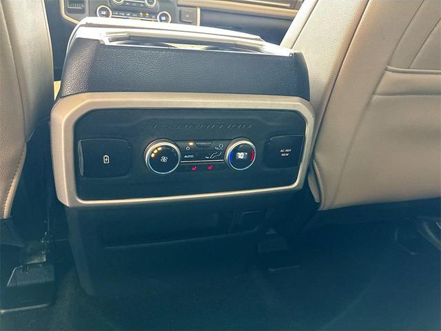 Photo of 2022 Iconic Silver Metallic Ford Expedition Max