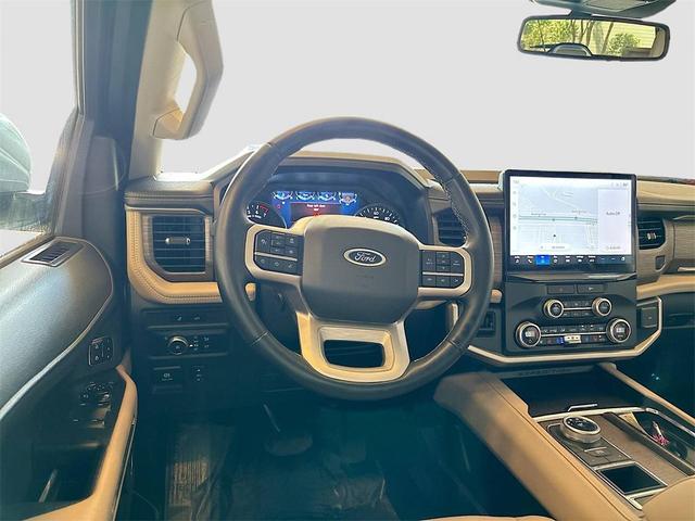 Photo of 2022 Iconic Silver Metallic Ford Expedition Max