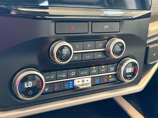 Photo of 2022 Iconic Silver Metallic Ford Expedition Max