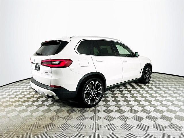 Photo of 2020 Alpine White BMW X5