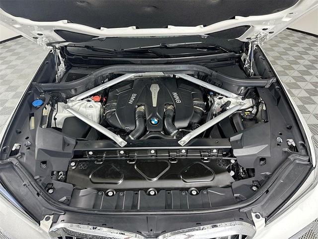 Photo of 2020 Alpine White BMW X5