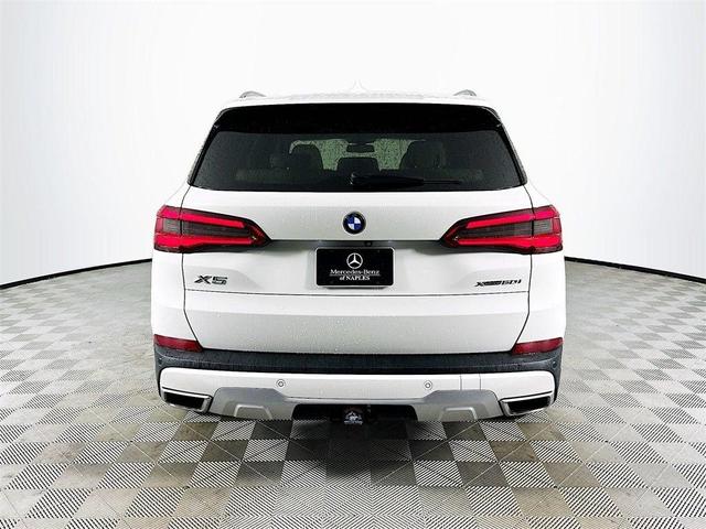 Photo of 2020 Alpine White BMW X5