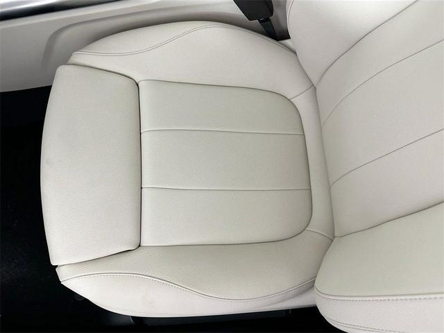 Photo of 2026 Polar White Mercedes-Benz GLA 250