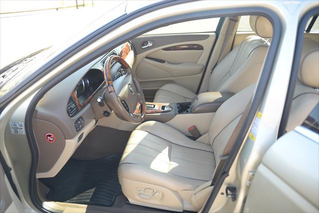 Photo of 2007 Gold Jaguar S-Type
