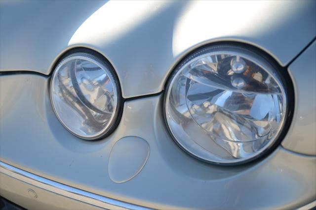 Photo of 2007 Gold Jaguar S-Type
