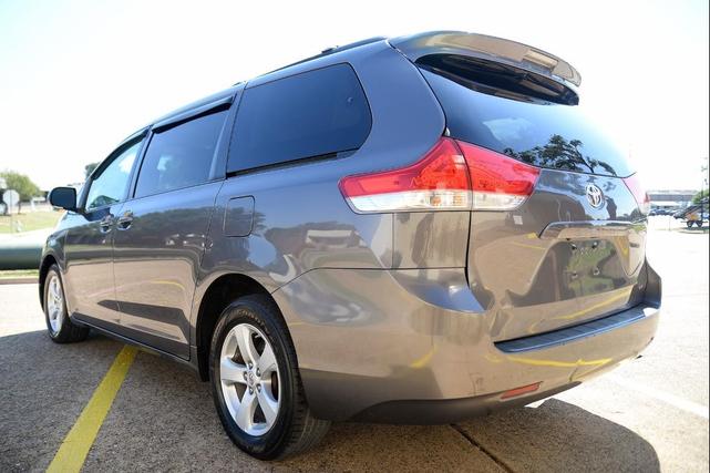 Photo of 2011 Brown Toyota Sienna