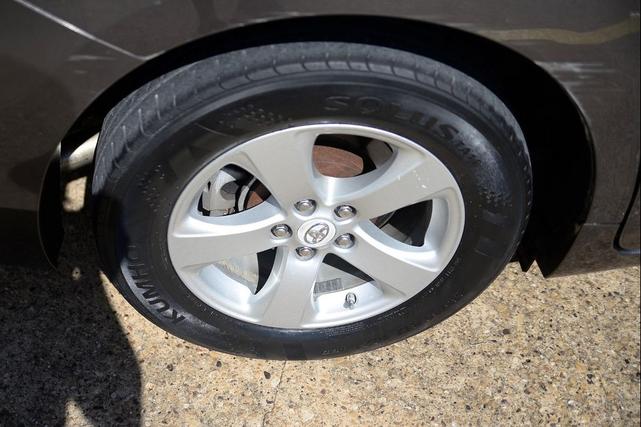 Photo of 2011 Brown Toyota Sienna