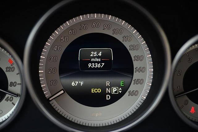 Photo of 2014 White Mercedes-Benz E-Class