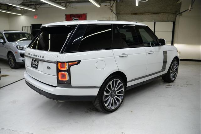 Photo of 2018 White Land Rover Range Rover