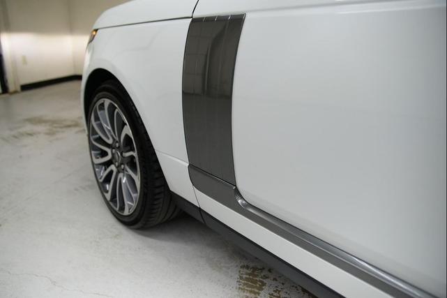 Photo of 2018 White Land Rover Range Rover