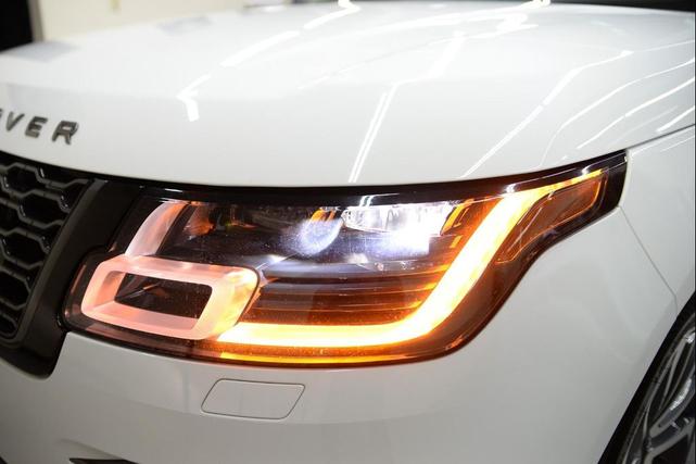 Photo of 2018 White Land Rover Range Rover