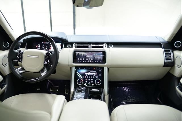 Photo of 2018 White Land Rover Range Rover
