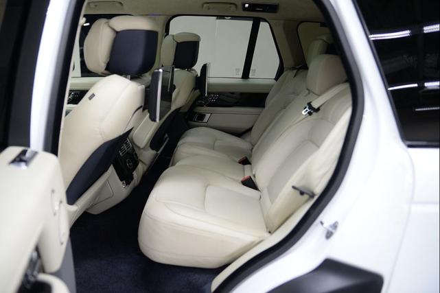 Photo of 2018 White Land Rover Range Rover