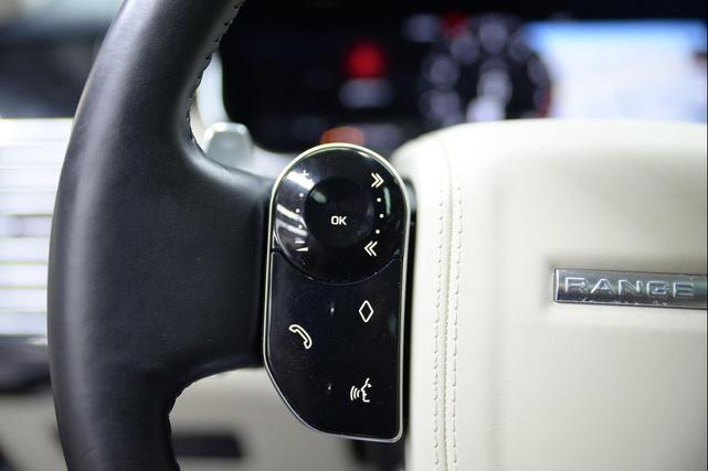 Photo of 2018 White Land Rover Range Rover