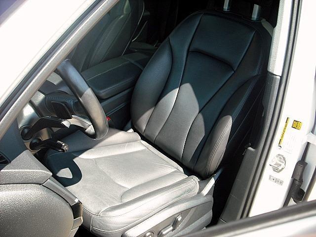 Photo of 2017 White Audi Q7